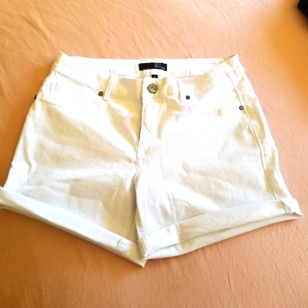 NWOT White denim stretch shorts